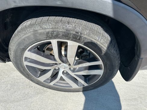 Used 2017 Honda Pilot Touring image 11