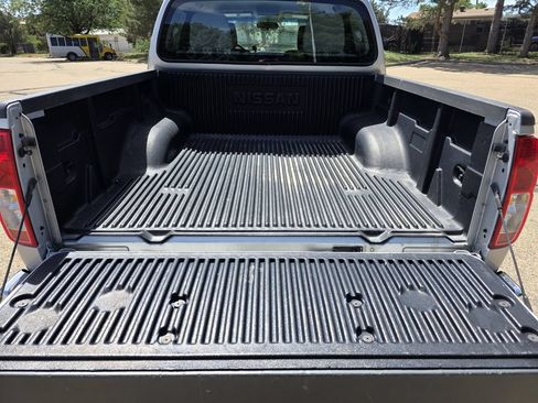 Used 2018 Nissan Frontier SV AWD/4WD image 7