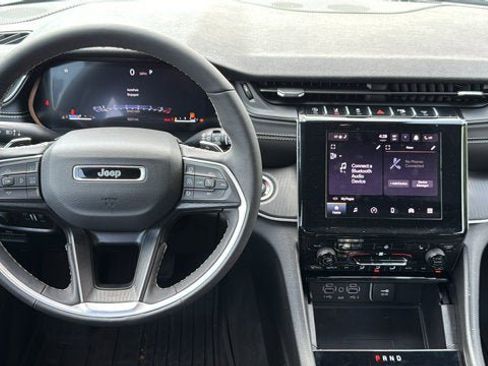 Certified 2025 Jeep Grand Cherokee L Altitude AWD/4WD image 27