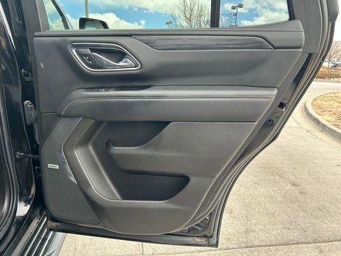 Used 2021 GMC Yukon SLT w/ Rear Media and Nav Package image 19