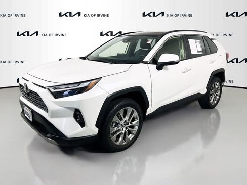 Used 2022 Toyota RAV4 Limited FWD image 3