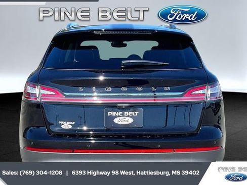 Used 2022 Lincoln Nautilus Black Label w/ Class II Trailer Tow Package image 4