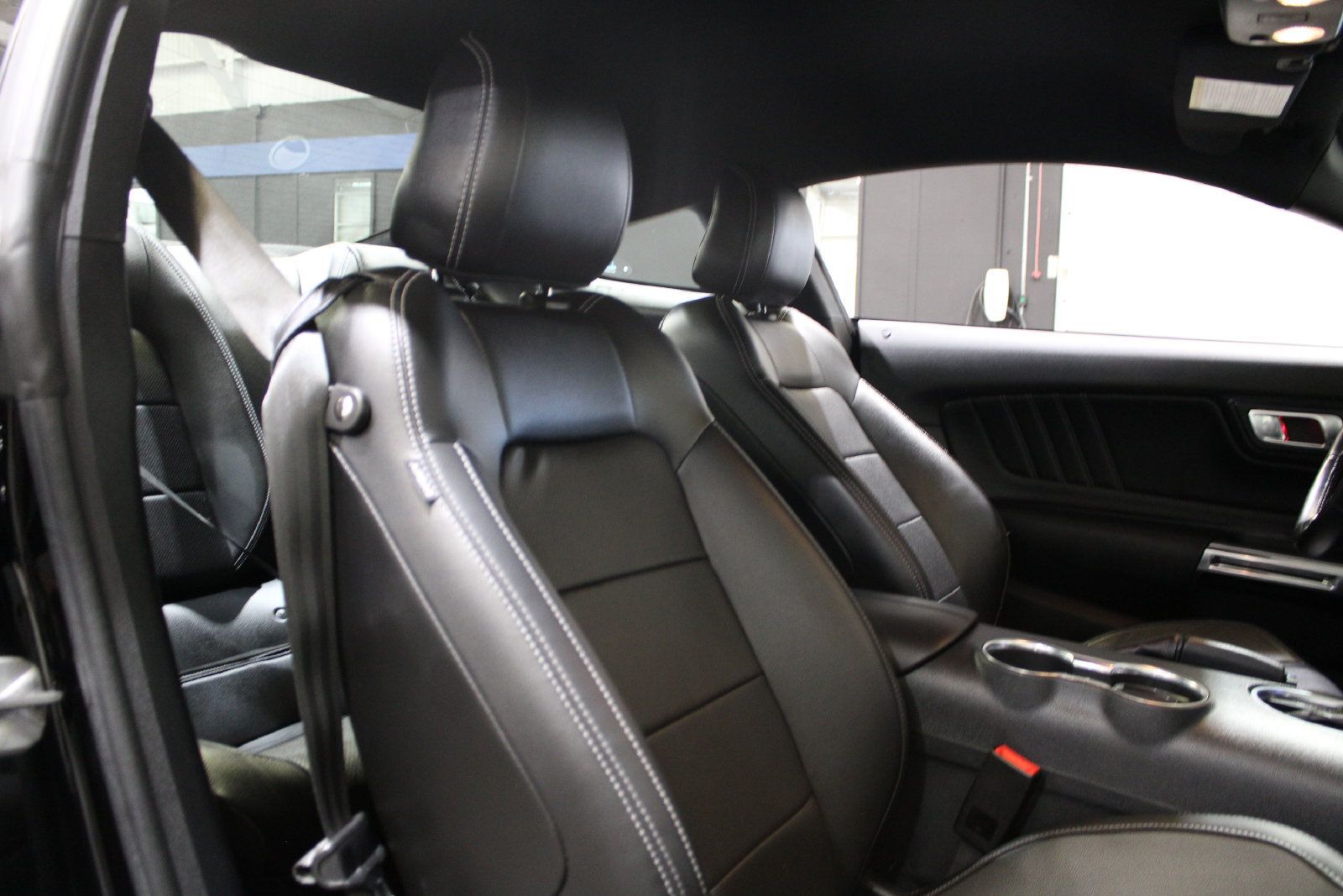 Used 2022 Ford Mustang Premium RWD image 12
