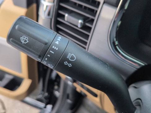 Used 2021 Ford F150 Lariat image 26