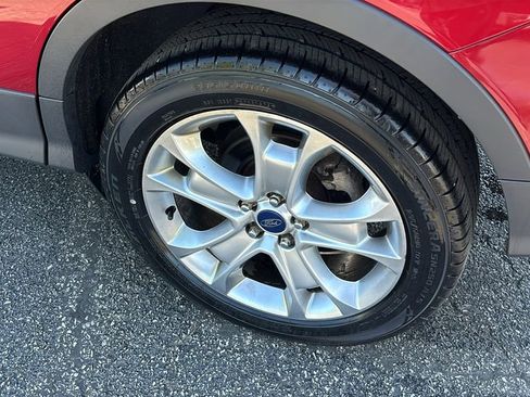 Used 2015 Ford Escape Titanium image 9