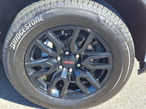 Used 2025 GMC Sierra 1500 Elevation AWD/4WD image 8