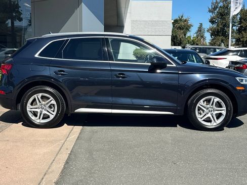 Used 2018 Audi Q5 2.0T Premium Plus w/ Premium Plus Package AWD/4WD image 3