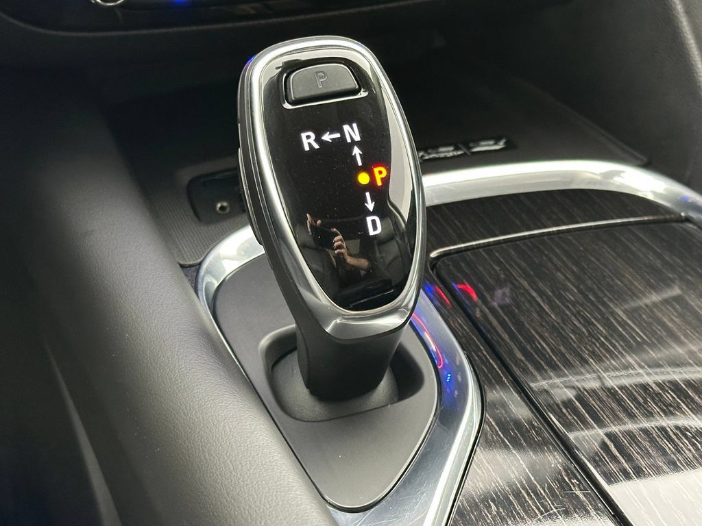 Used 2020 Buick Enclave Avenir w/ Avenir Technology Package FWD image 28