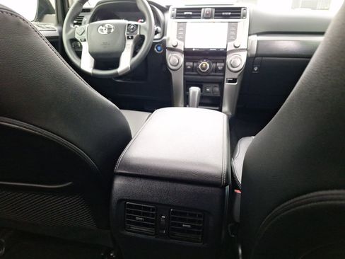 Used 2022 Toyota 4Runner SR5 Premium image 33