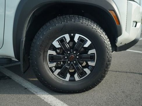 Used 2024 Nissan Frontier PRO-4X w/ Technology Package image 42