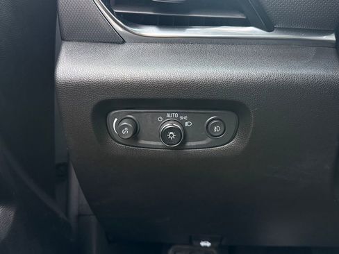 Used 2021 Chevrolet Traverse Premier w/ Redline Edition image 23