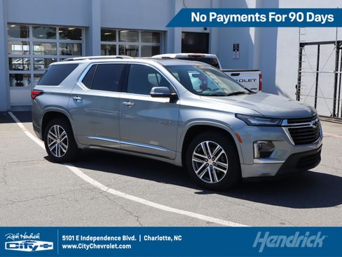 Used 2023 Chevrolet Traverse High Country AWD/4WD image 1