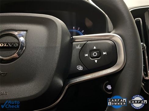 Used 2025 Volvo XC40 B5 Core image 28