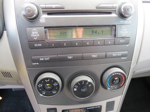 Used 2011 Toyota Corolla LE image 17