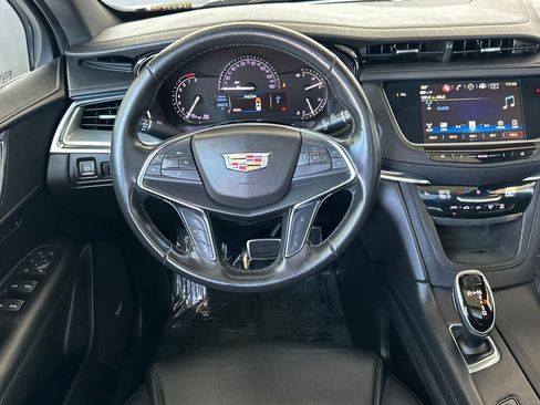 Used 2019 Cadillac XT5 Luxury w/ Sport Package FWD image 17