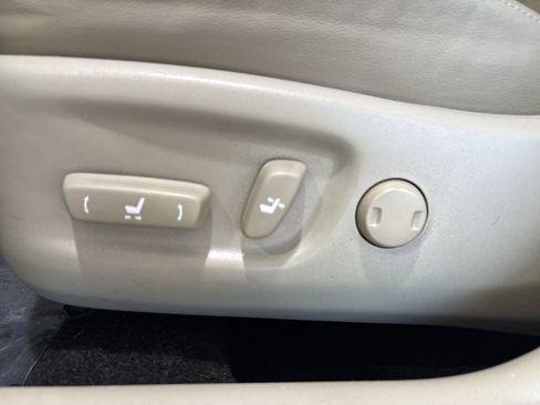 Used 2015 Toyota Prius Four FWD image 12