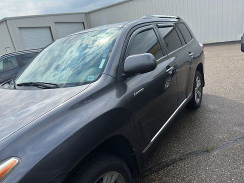 Used 2011 Toyota Highlander Limited w/ Tow Pkg AWD/4WD image 4