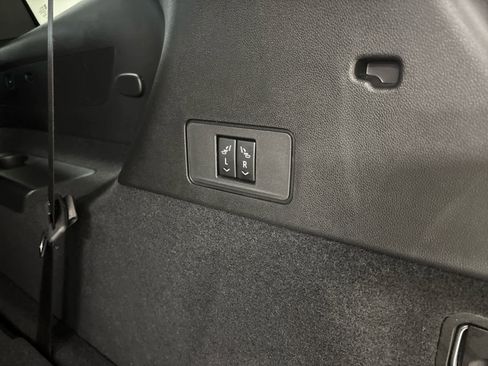 Used 2024 Cadillac XT6 Luxury image 15