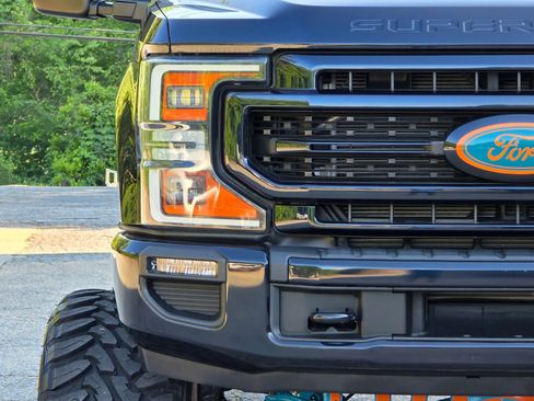 Used 2022 Ford F250 Lariat w/ Black Appearance Package AWD/4WD image 11