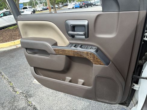 Used 2018 Chevrolet Silverado 1500 LT w/ All Star Edition RWD image 10