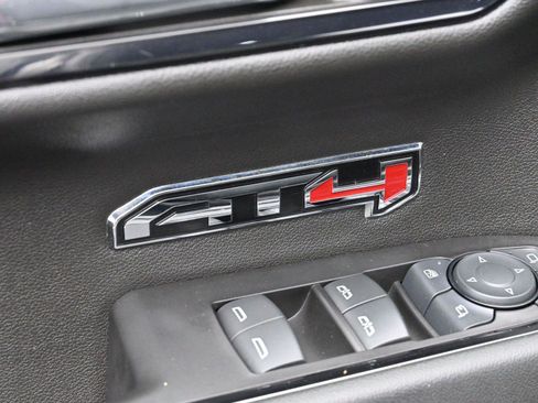 Used 2024 GMC Sierra 1500 AT4 w/ Technology Package image 12