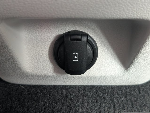 Used 2023 Genesis G70 2.0T RWD image 30