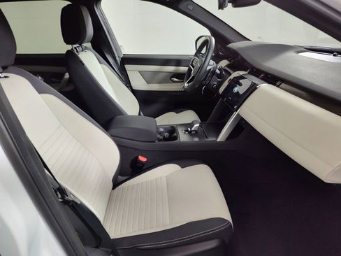 Certified 2025 Land Rover Discovery Sport Dynamic SE image 18