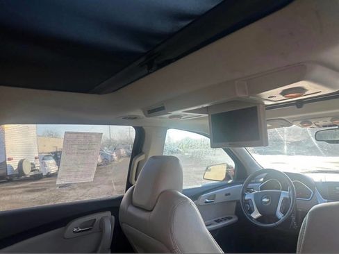 Used 2010 Chevrolet Traverse LTZ AWD/4WD image 13