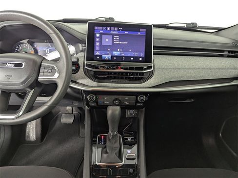 Used 2023 Jeep Compass Sport image 27