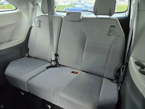 Certified 2023 Toyota Sienna LE FWD image 12