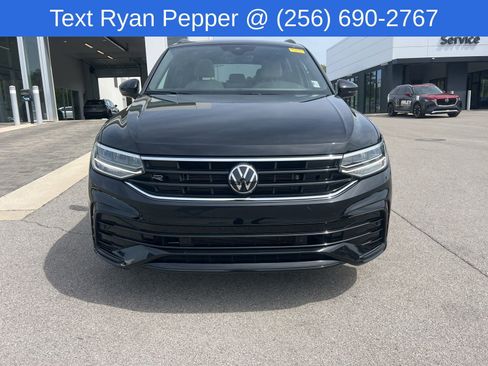 Used 2024 Volkswagen Tiguan SE R-Line image 2