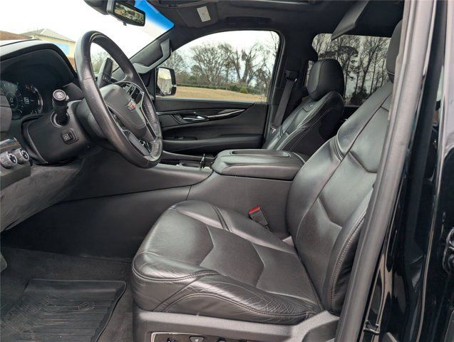 Used 2020 Cadillac Escalade Platinum AWD/4WD image 38