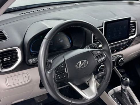 Used 2025 Hyundai Venue SEL FWD image 35