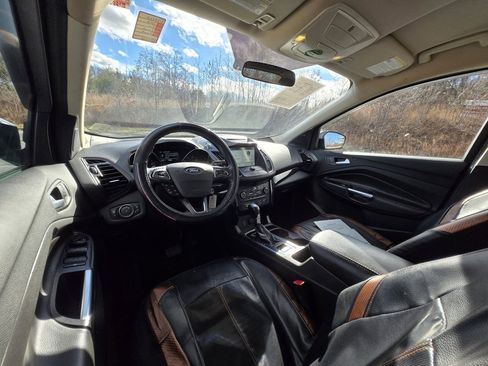 Used 2018 Ford Escape SE w/ SE Sport Appearance Package image 6