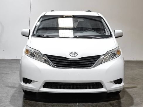 Used 2011 Toyota Sienna LE FWD image 6