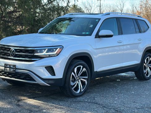 Used 2023 Volkswagen Atlas SEL image 2