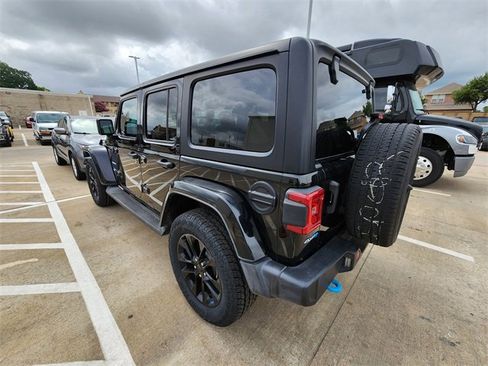 Used 2023 Jeep Wrangler Unlimited Sahara AWD/4WD image 13