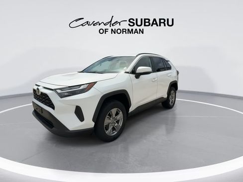 Used 2025 Toyota RAV4 XLE AWD/4WD image 5