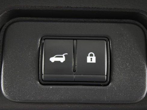 Certified 2024 Nissan Rogue SV FWD image 18