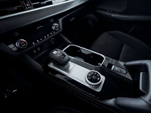 Used 2025 Mitsubishi Outlander ES image 50