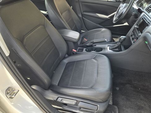 Used 2015 Volkswagen Passat 1.8T Limited Edition image 36