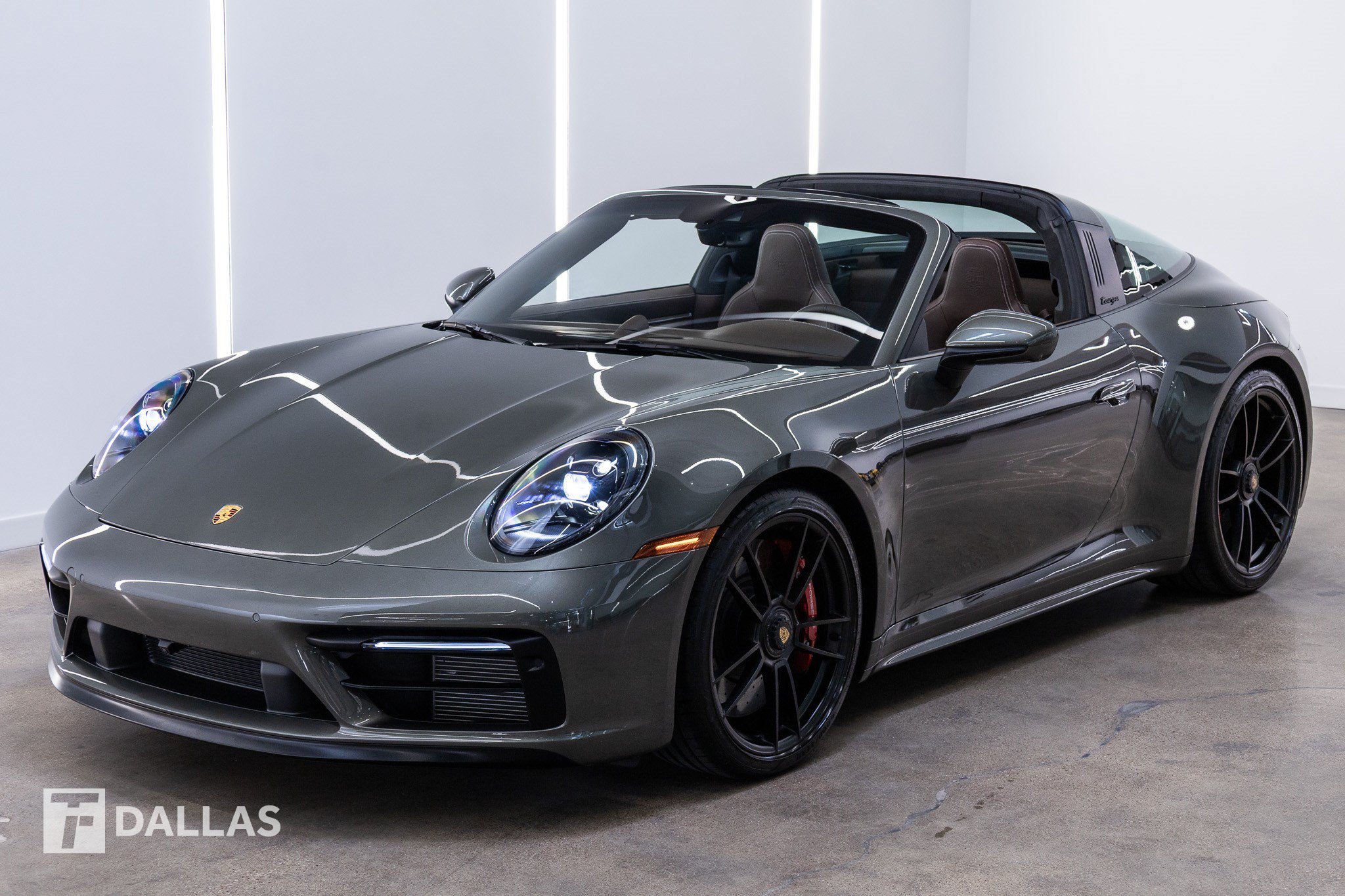 Used 2023 Porsche 911 Targa 4 GTS AWD/4WD image 2