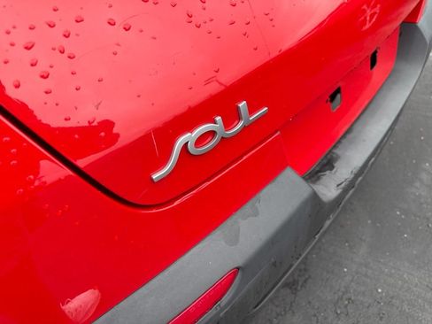 Used 2022 Kia Soul LX FWD image 17