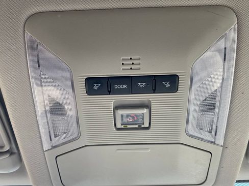 Used 2025 Toyota RAV4 XLE FWD image 25