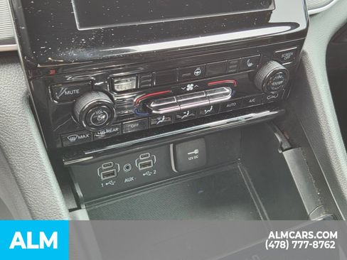 Used 2025 Jeep Grand Cherokee Altitude AWD/4WD image 21