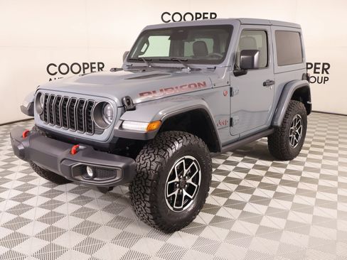 Used 2025 Jeep Wrangler Rubicon w/ Convenience Group AWD/4WD image 10