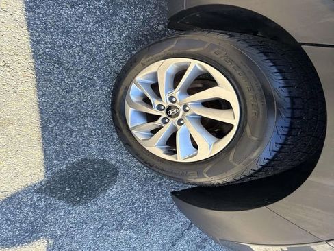 Used 2018 Hyundai Tucson SEL image 16