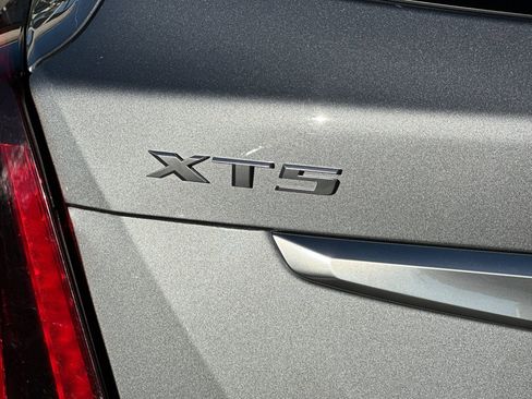 Used 2025 Cadillac XT5 Premium Luxury image 39