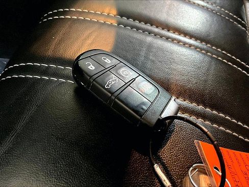 Used 2023 Chrysler 300 S RWD image 8