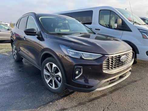 Used 2023 Ford Escape Platinum image 7